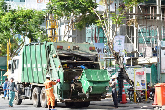 Đà Nẵng: Triển khai thí điểm lắp camera giám sát lên xe thu gom rác