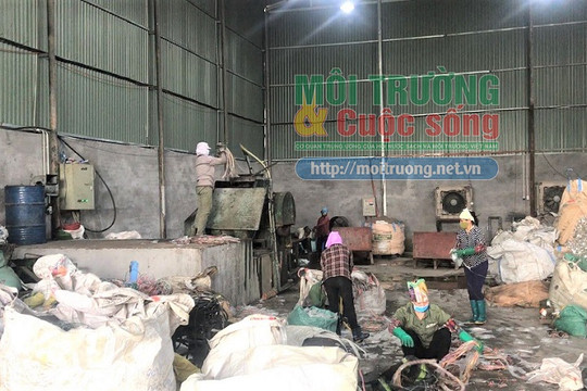Khoái Châu (Hưng Yên) – Bài 1: Người dân bị “tra tấn” bởi tiếng ồn từ xưởng tái chế phế liệu