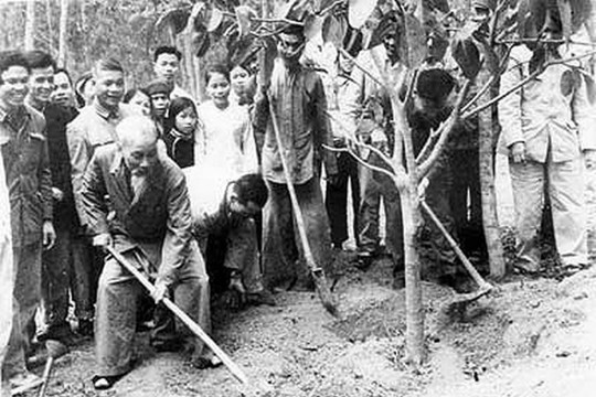 Tư tưởng Hồ Chí Minh trong công tác bảo vệ môi trường