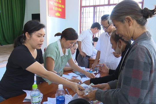 Bình Định: Tiền hỗ trợ của Chính phủ đã đến tay người dân Phù Cát