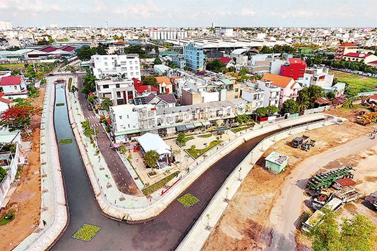 Tp. Hồ Chí Minh: “Xanh hóa” các tuyến kênh, rạch tắc nghẽn, ô nhiễm