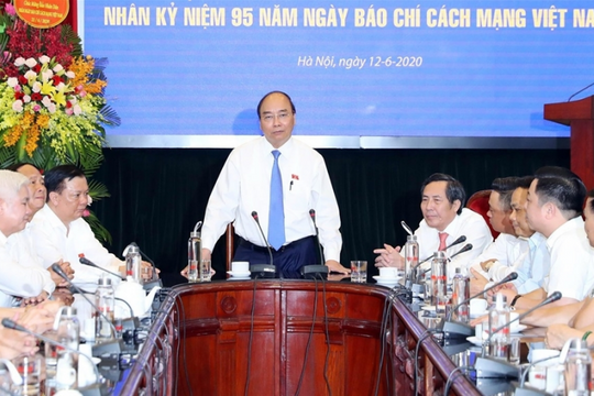 Thủ tướng Chính phủ Nguyễn Xuân Phúc gửi thư chúc mừng những người làm báo