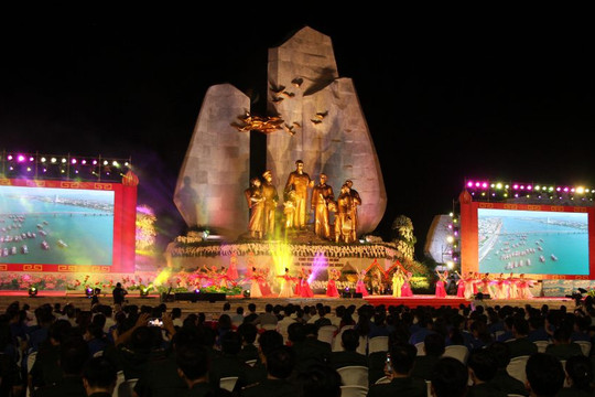 Lễ Khánh thành Tượng đài Chủ tịch Hồ Chí Minh với nhân dân Quảng Bình