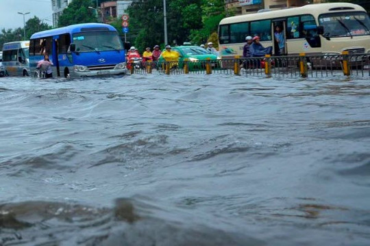 Ngập úng ở TP. Hồ Chí Minh (Bài 2): Nguyên nhân nào khiến cứ mưa là ngập?