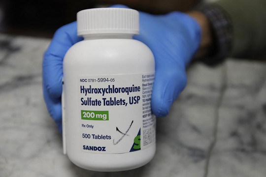 Mỹ ngừng cấp phép sử dụng thuốc chữa sốt rét trong điều trị bệnh nhân COVID-19