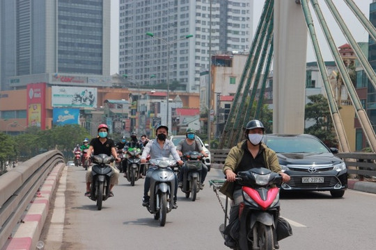 Hà Nội: Thời tiết, khí thải từ phương tiện giao thông tác động lớn đến chất lượng không khí