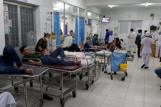 Bà Rịa – Vũng Tàu: Hơn 100 người nhập viện cấp cứu nghi ngộ độc sau bữa tiệc