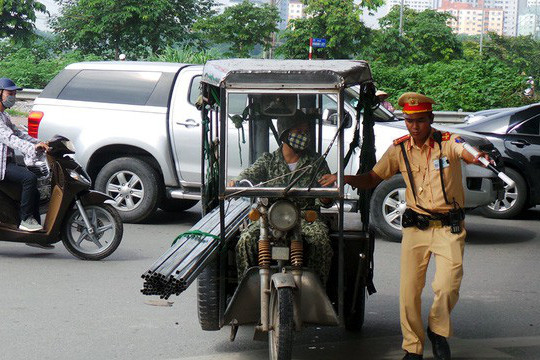 Đề xuất cấm xe 3 bánh vào trung tâm TP Hồ Chí Minh