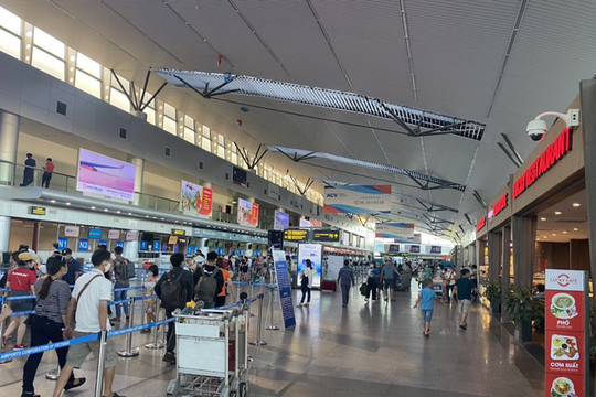 Không có chuyện sân bay Đà Nẵng “thất thủ” sau khi phát hiện ca nghi mắc COVID-19