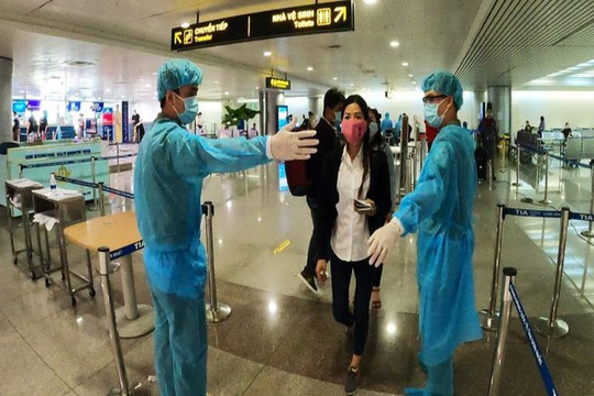 Khách du lịch từ Đà Nẵng đến sân bay Tân Sơn Nhất phải cách ly tập trung 14 ngày