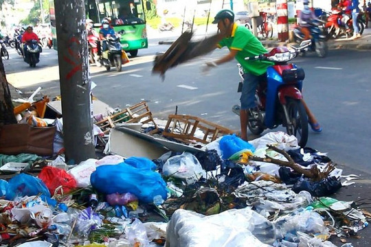 Đề xuất trả tiền cho dân khi thu gom chất thải có khả năng tái chế