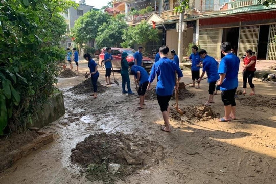 Mưa lớn gây sạt lở đất tại Hà Giang