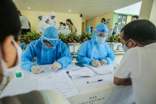 Hà Nội yêu cầu hơn 18.000 người về từ Đà Nẵng đi xét nghiệm RT-PCR