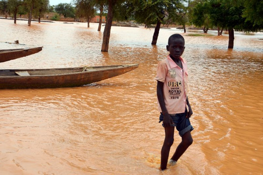 Lũ lụt nghiêm trọng tại quốc gia khô hạn nhất thế giới
