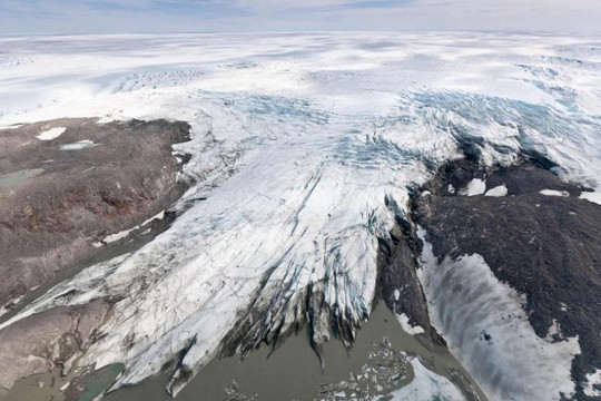 Thể tích các hồ nước hình thành từ sông băng tăng 50% trong 30 năm