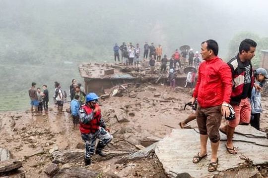 Nepal: Mưa lớn kéo theo lở đất làm hơn 30 người thiệt mạng và mất tích