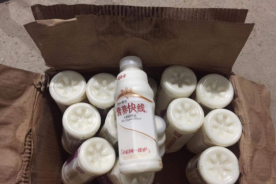 Hà Nội: Phát hiện hơn 10.000 chai sữa chua không rõ nguồn gốc