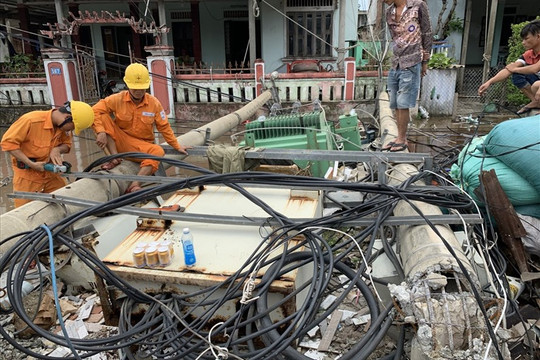 Vụ hàng trăm cột điện gãy đổ sau bão số 5: Huế tạm dừng sử dụng các cột điện ly tâm dự ứng lực