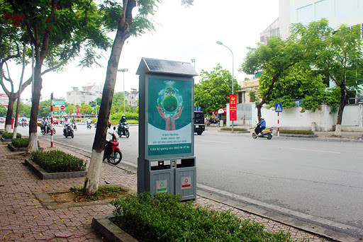 Hà Nội: Thùng rác công nghệ bảo vệ môi trường bằng năng lượng tái tạo