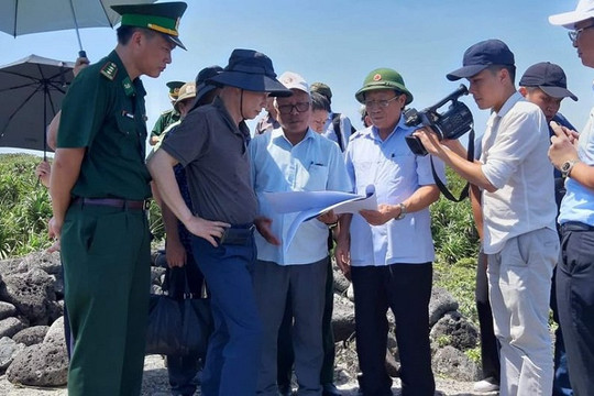 Quảng Trị: Đoàn công tác Bộ Ngoại giao thăm và làm việc tại huyện đảo Cồn Cỏ