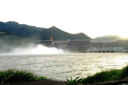 Thủy điện Tuyên Quang mở cửa xả đáy đảm bảo an toàn hạ lưu