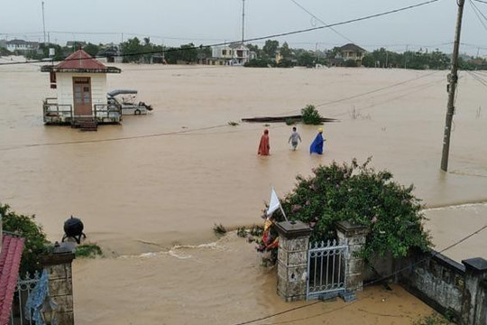 Mực nước sông ở Quảng Trị tiếp tục tăng nhanh, vượt mốc kỷ lục năm 1983