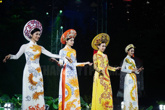 TP. Hồ Chí Minh: Khai mạc lễ hội áo dài 2020 – lần VII