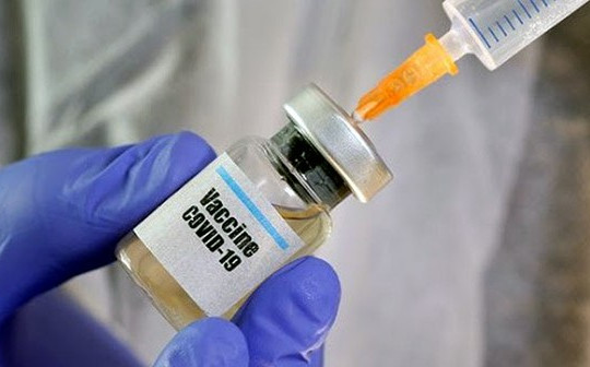 Việt Nam đặt mua vaccine phòng COVID-19 của Nga và Anh