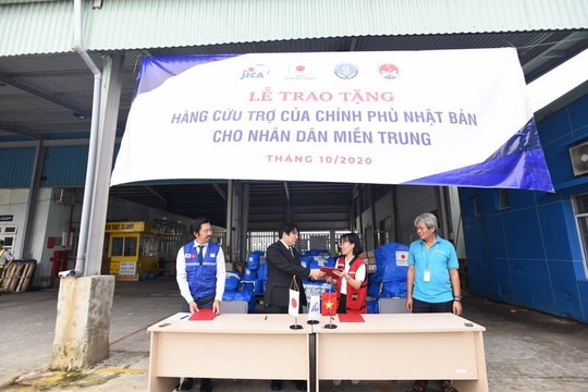 Nhật Bản hỗ trợ Thừa Thiên-Huế  50 máy lọc nước và 250 tấm trải nhựa