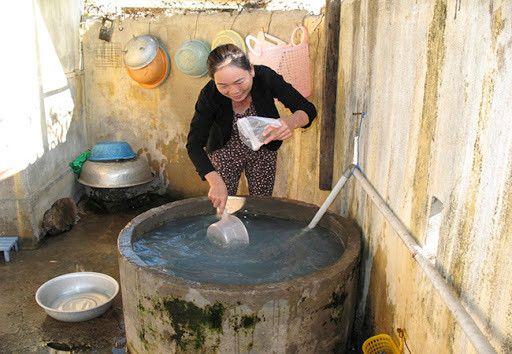 Cách xử lý nước đảm bảo an toàn cho người dân vùng lũ
