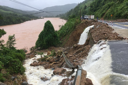 4 tỉnh thành chủ động sơ tán khẩn cấp người dân ở hạ lưu hồ, đập