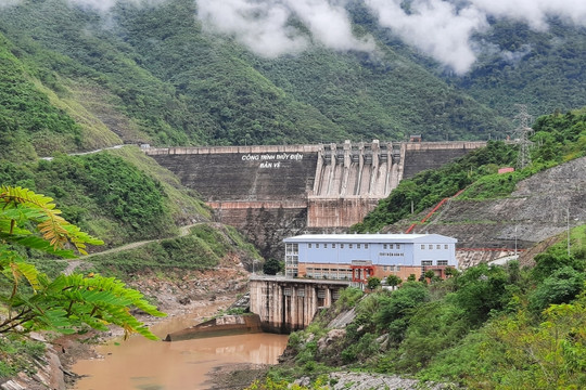 Nghệ An: Mưa lũ, nhà máy thủy điện Bản Vẽ hạn chế phát điện