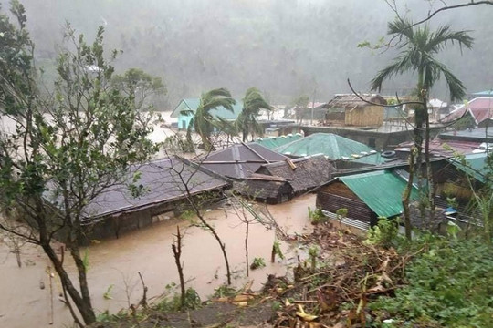 Bão Vamco quét qua Philippines gây thiệt hại nặng nề