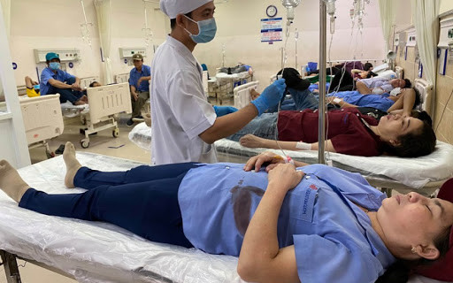 Hơn 60 công nhân ở Trà Vinh nhập viện cấp cứu sau bữa cơm trưa