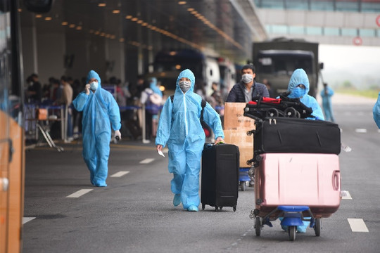 Việt Nam tạm dừng đón chuyến bay từ các nước có chủng biến thể mới virus SARS-CoV-2