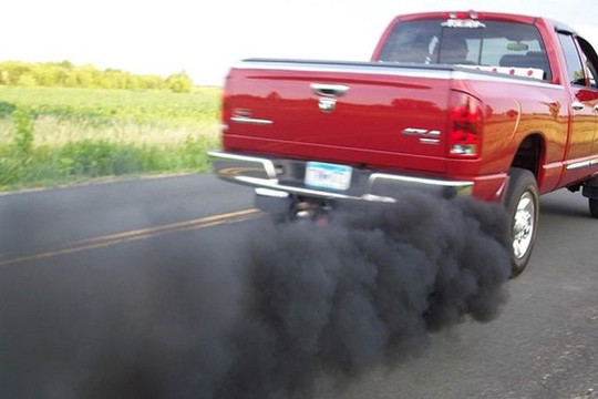 Hà Nội: Sẽ xử lý các xe xả khói đen, xe quá niên hạn