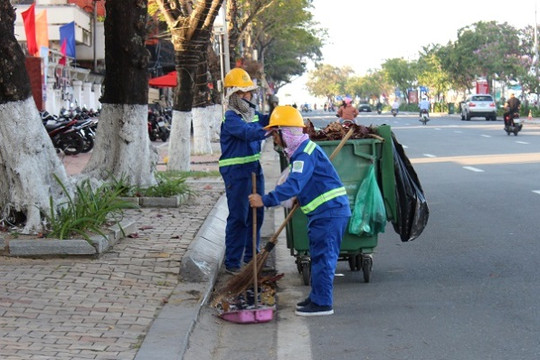 Đà Nẵng: Hoàn tất công tác vệ sinh đường phố trước sáng mùng 1 Tết Tân Sửu
