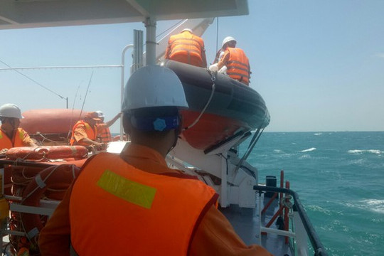 Nỗ lực tìm kiếm ngư dân bị nạn trên vùng biển Côn Đảo