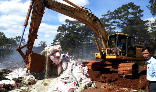 Lâm Đồng tiêu hủy hơn 24 tấn phân bón không rõ nguồn gốc