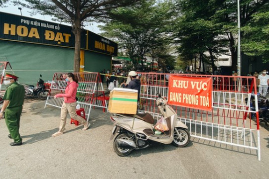 Nhân viên sân bay Tân Sơn Nhất dương tính SARS-CoV-2, phong tỏa một chung cư tại Bình Dương