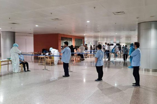 Lịch trình di chuyển của nhân viên sân bay Tân Sơn Nhất mắc Covid-19