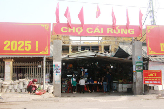 Quảng Ninh: Chợ trung tâm huyện Vân Đồn hoạt động trở lại