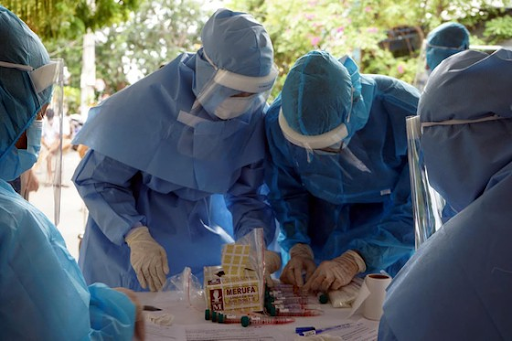 Đà Nẵng: Xét nghiệm SARS-CoV-2 cho gần 7.000 cán bộ y tế tuyến đầu