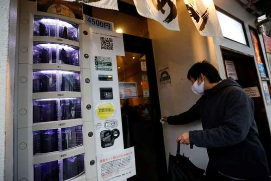 Nhật Bản phân phối kit xét nghiệm Covid-19 qua máy bán hàng tự động