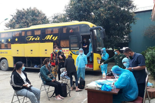 Nghệ An: Phát hiện xe khách chở 53 người Trung Quốc nhập cảnh trái phép vào Việt Nam
