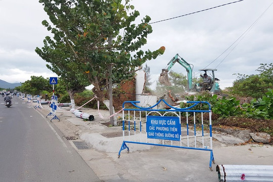 Khánh Hòa: Cưỡng chế thu hồi đất dự án lấn vịnh Nha Trang