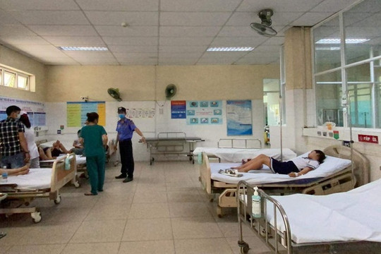 Đà Nẵng: 34 học sinh tiểu học nhập viện nghi ngộ độc do chơi đất nặn