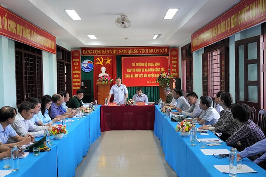 Quảng Trị: Thứ trưởng Nguyễn Minh Vũ thăm và làm việc tại huyện đảo Cồn Cỏ