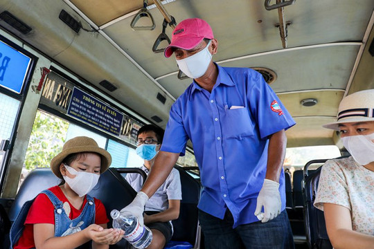 Hà Nội: Hành khách đi xe buýt bắt buộc phải khai báo y tế