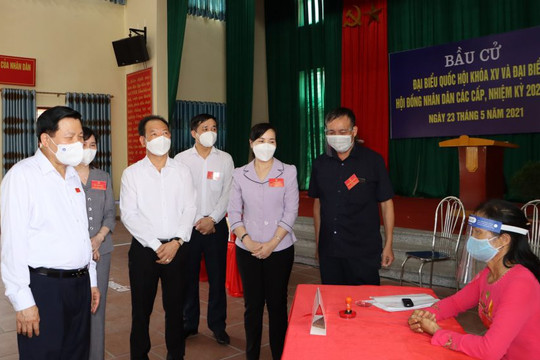 Bắc Ninh: Trưởng Đoàn ĐBQH tỉnh Nguyễn Nhân Chiến kiểm tra công tác bầu cử tại huyện Thuận Thành và Gia Bình